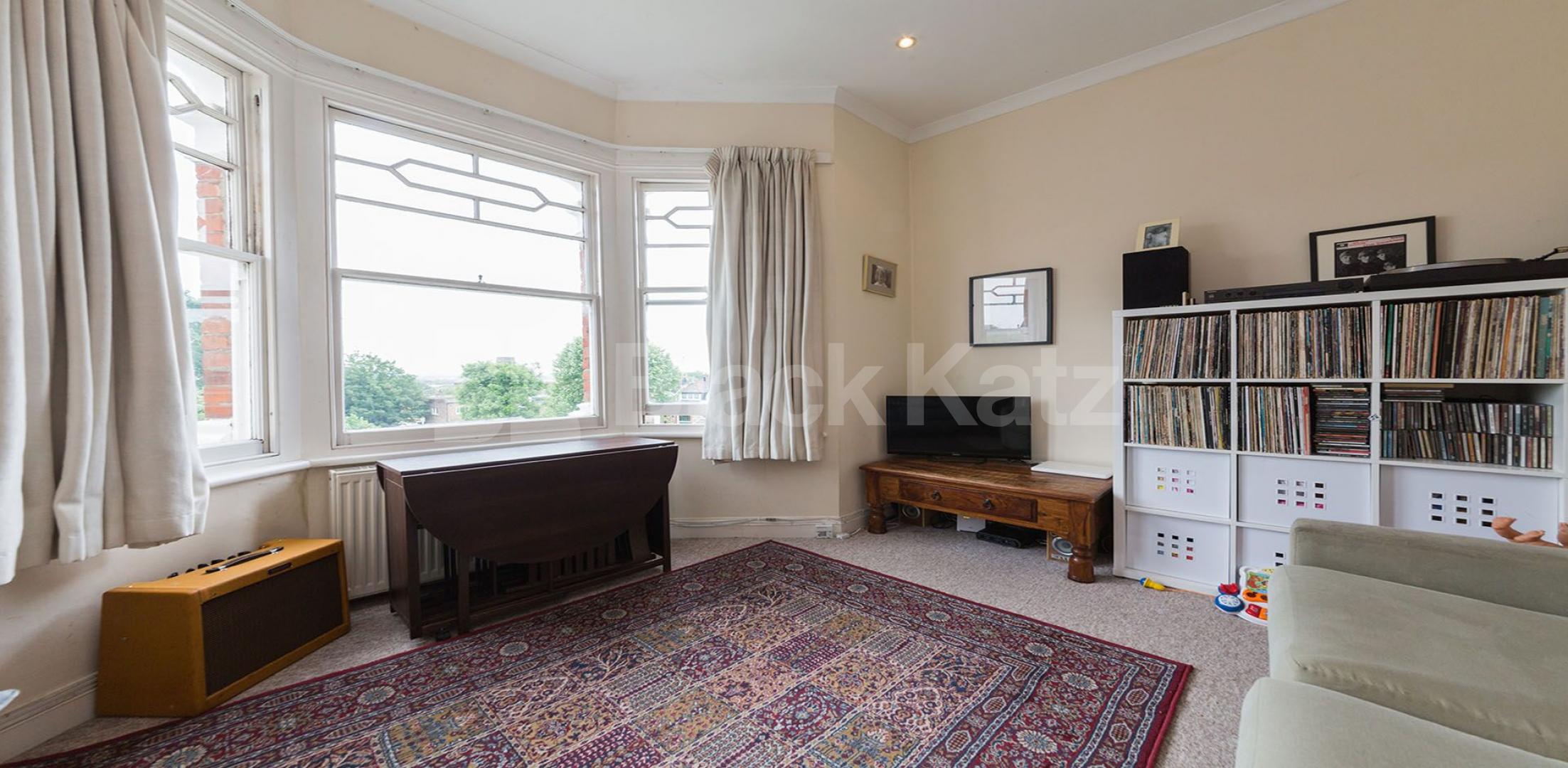 			New Instruction! Private balcony!, 2 Bedroom, 1 bath, 1 reception Flat			 Christchurch Road, Crouch End